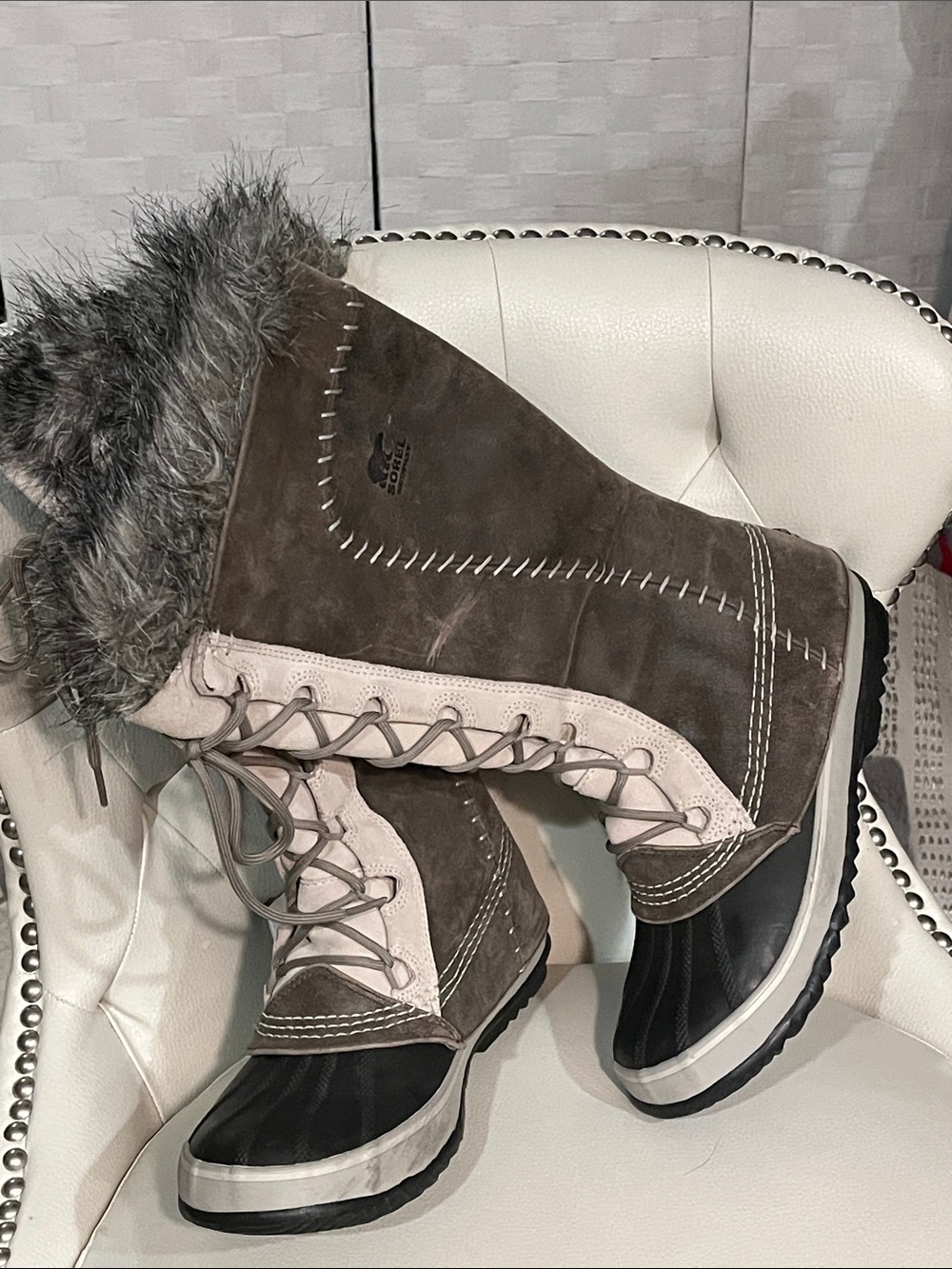 Sorel Women's Brown and Cream Lace-Up Winter Boots with Faux Fur Cuff Boho Style